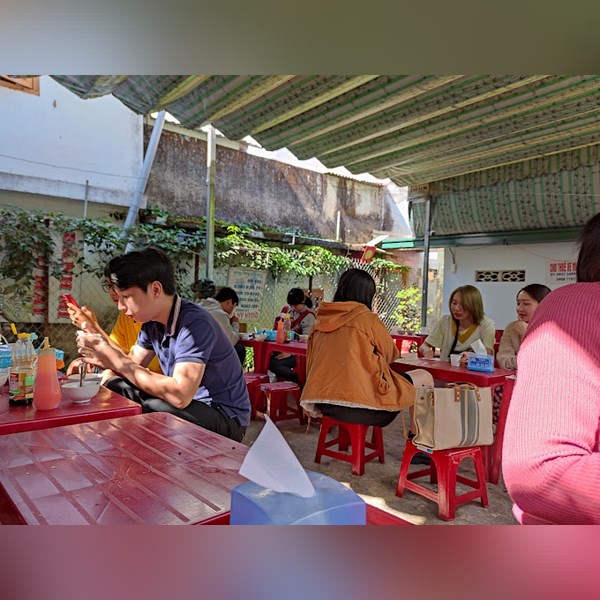 Bánh mì xíu mại Bà Thoa