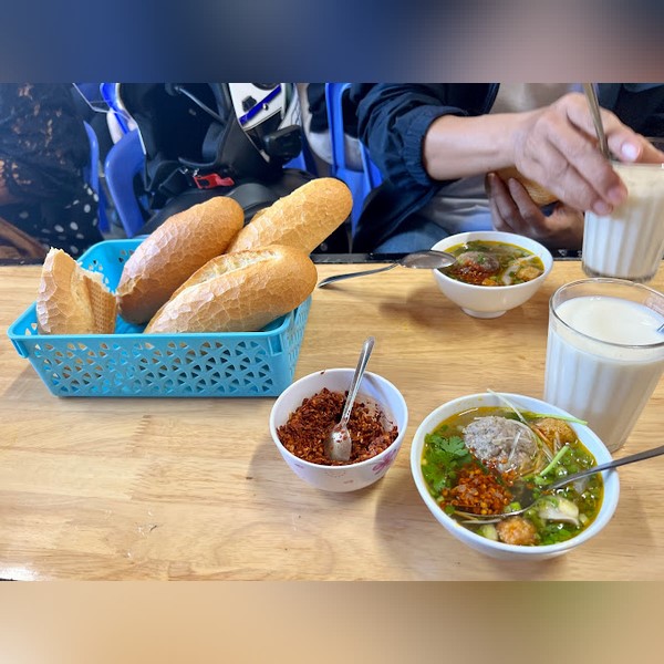 Bánh mì xíu mại chén - Thu Còi