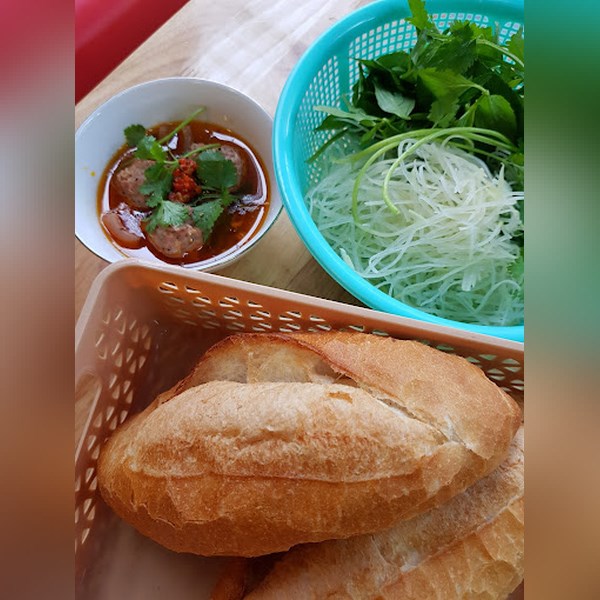 Bánh Mì Xíu Mại Chén HOA GIẤY
