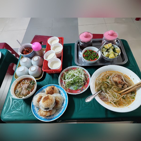Bánh Căn Cô Chín - Phạm Ngũ Lão