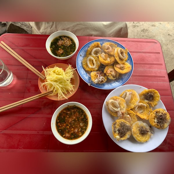Bánh căn hải sản Thuý