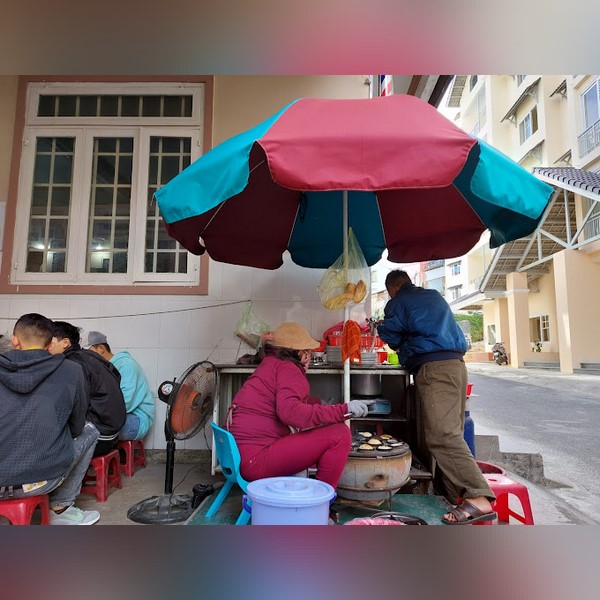 Bánh Căn cô Phúc - quán bánh căn bình dân Đà Lạt