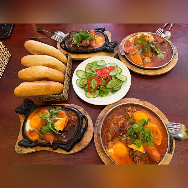 Nhà Hàng Dã Quỳ - Thỏa Sức Thưởng Thức Bò Né và Bánh Mì Chảo Đặc Biệt