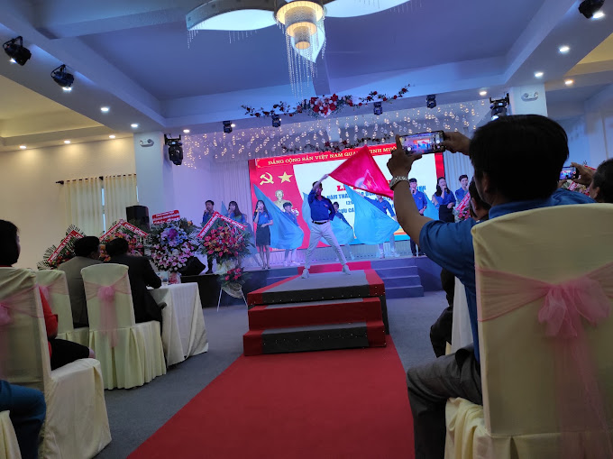 Trung Tam Hoi Nghi Tiec Cuoi M M Chien