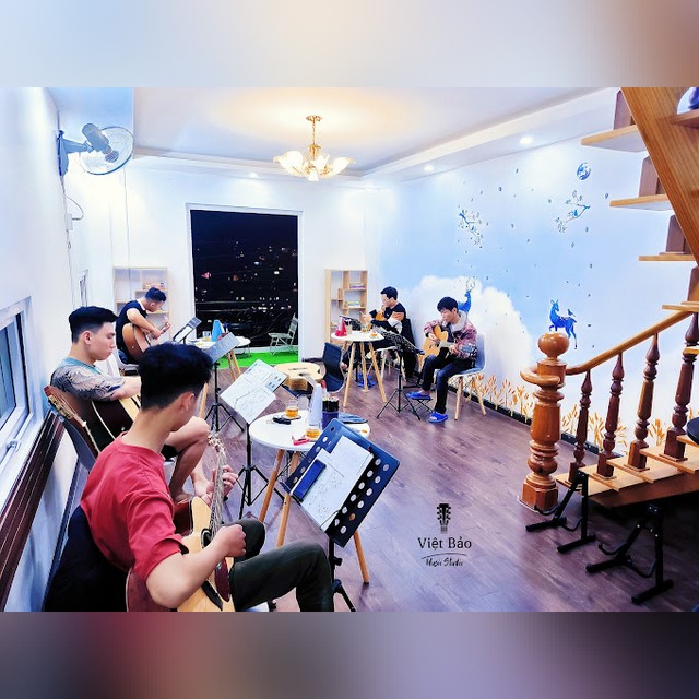 Cửa hàng bán nhạc cụ Dalat Music Shop