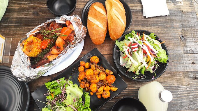 Tiệm gà Túk Túk