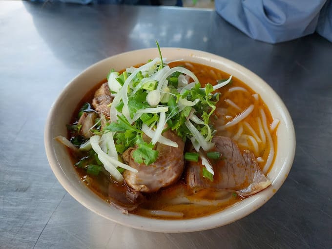 Quán Bún Bò Huế - Mì Quảng Út Vân
