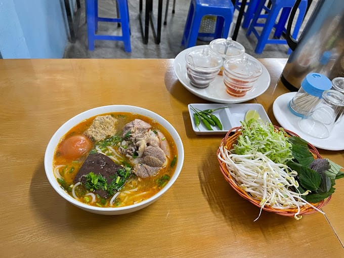 Quán Bún riêu Hòa 30 Phù đổng thiên vương, Phường 8 đà lạt