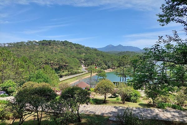 Hồ Than Thở