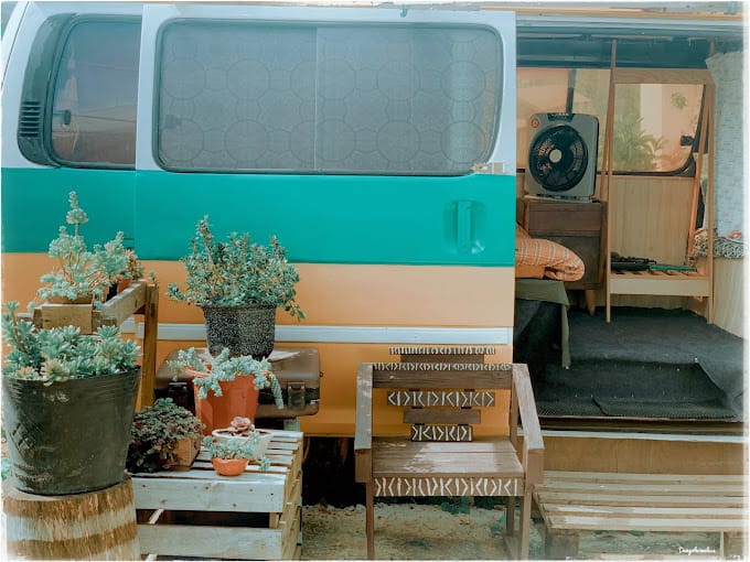 nơi chill tại De Ngơ Homebus & Coffee