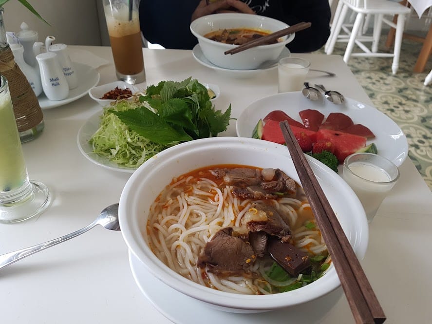 món ăn sáng tại khách sạn