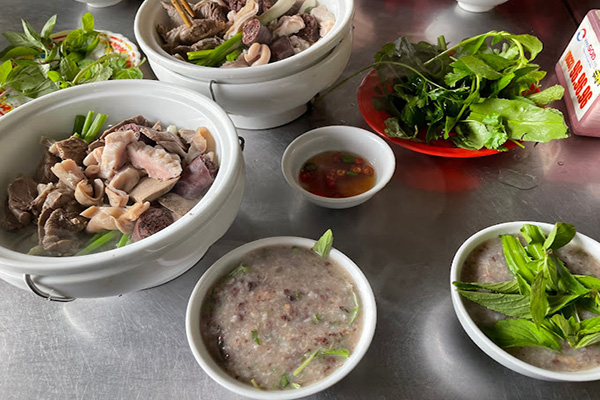 Top 10 tiệm cháo lòng ngon nổi tiếng gần đây tại Đà Lạt 22 Quán Cháo Lòng Tâm Hằng Đà Lạt