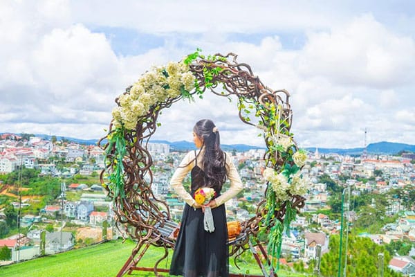 Dalat Golf Cafe - Cafe ngắm view toàn cảnh thành phố Đà Lạt