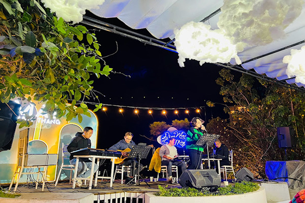Top 8 quán cà phê acoustic Đà Lạt cực hay 23 Mây Lang Thang Acoustic