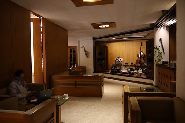 Top 14 quán cà phê phong cách Retro nổi tiếng tại Đà Lạt 48 MP Audiophile Cafe