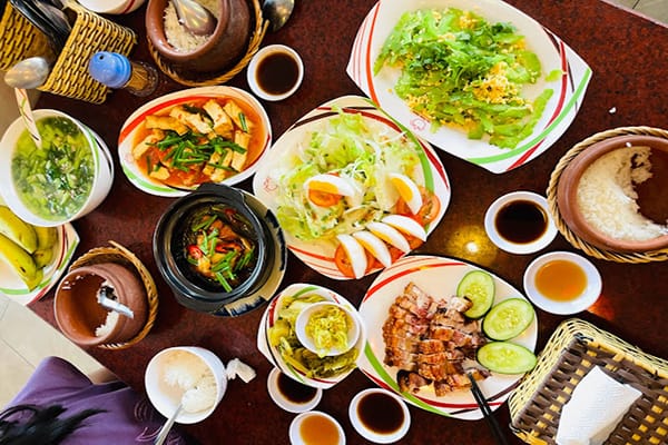 Ăn gì buổi tối Đà Lạt? Tổng hợp những quán ăn tối Đà Lạt ngon nên thử 30 Cơm niêu Thuận Thành – Bữa ăn tối nhất định phải thử