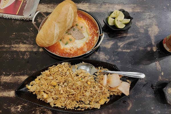 Top 8 quán ăn Hàn Quốc Đà Lạt ngon khó cưỡng nhất định phải thử 36 Cơm chiên và bánh mì chảo