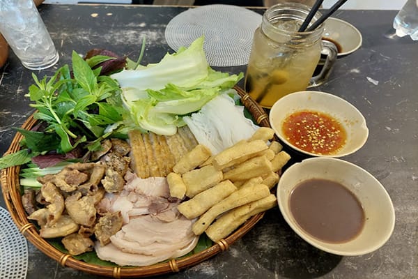 Top 8 quán bún đậu Đà Lạt ngon nhất định phải thử 9 Quán Bún Đậu Cô Oanh