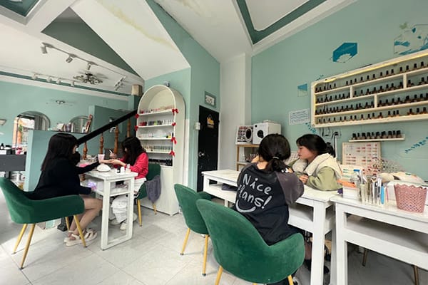 Top 10 tiệm Nail đẹp tại Đà Lạt nổi tiếng nhất 14 Bling Beauty - Hair & Nail Đà Lạt
