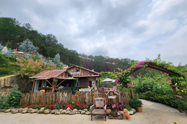 Đốn tim với những quán cafe ngắm bình minh ở Đà Lạt tuyệt đẹp 14 Nhà Bên Rừng