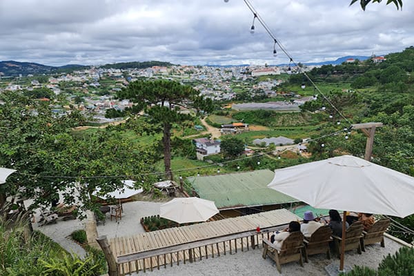 Top 13 quán cafe Hàn Quốc ở Đà Lạt dành cho tín đồ sống ảo 14 A dopo café - quán cà phê Hàn Quốc tại Đà Lạt