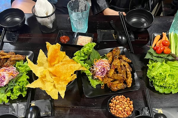 Top 10 quán chân gà ngon Đà Lạt - ăn là ghiền liền 18 Ấm Áp Chill & Cheers