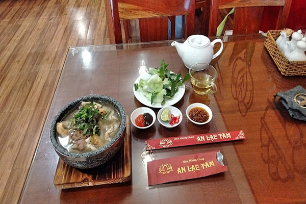 “Trưa nay ăn gì?”, Gợi ý 11 quán cơm ngon ở Đà Lạt 23 CƠM CHAY AN LẠC TÂM