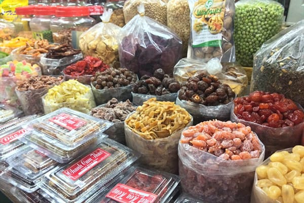 Đi Đà Lạt mua gì, lưu ngay 13 đặc sản Đà Lạt ý nghĩa thích hợp làm quà 31 Quầy đặc sản chợ Đà Lạt