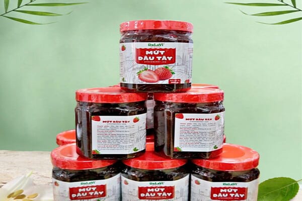 Đi Đà Lạt mua gì, lưu ngay 13 đặc sản Đà Lạt ý nghĩa thích hợp làm quà 19 MỨT DÂU TÂY