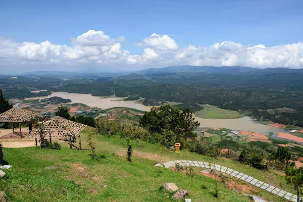 không nên đi Đà Lạt vào tháng mấy? 12 Đỉnh Langbiang Đà Lạt