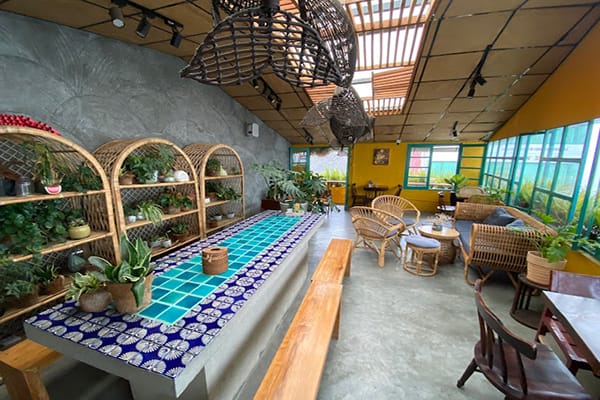 Top 9 Quán cà phê Vintage Đà Lạt trải nghiệm không gian hoài niệm cổ điển 17 Yên Cafe - quán cà phê