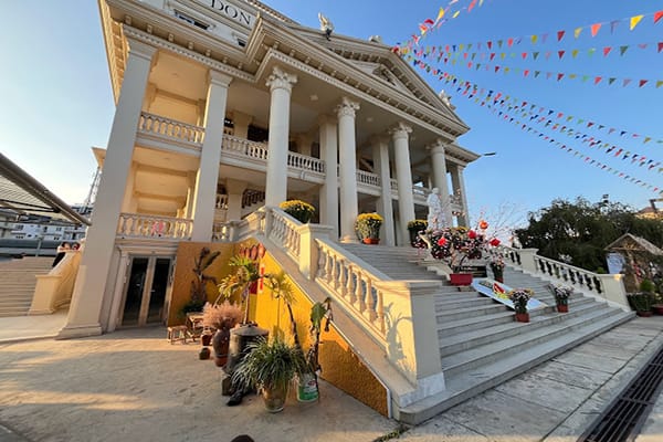 Nhà thờ Don Bosco Đà Lạt Kiến trúc cổ kính, điểm sống ảo hấp dẫn 7 Nhà thờ Don Bosco Đà Lạt