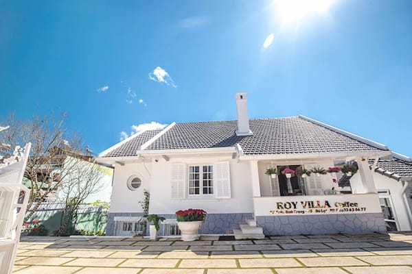 Top 8 Quán Cà Phê Cá Koi Đà Lạt Đẹp Nhất Không Thể Bỏ Qua 17 Roy Villa - Coffee & Food Đà Lạt