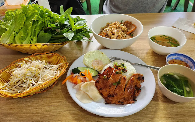 Sáng Dậy ở Đà Lạt - Ăn Gì Cho Đã Này? 8 cơm tấm hùng phát