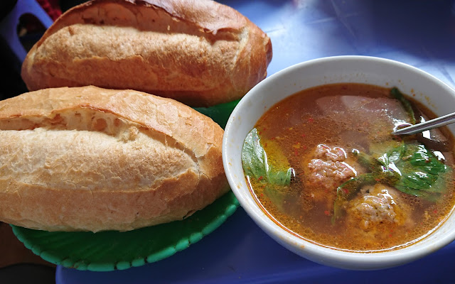 Top 20 Quán Bánh Mì Đà Lạt - Đã Đến Là Phải Thử Ngay! 24 Bánh Mì Xíu Mại Ri 79